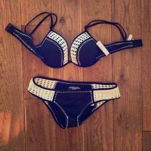 GORGEOUS Victoria’s Secret Bathing Bikini